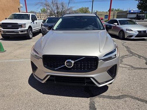 Bright 2025 Volvo XC60 B5 Ultra