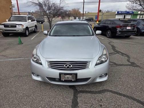 2015 INFINITI Q60 Base