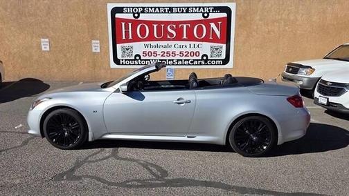 2015 INFINITI Q60 Base