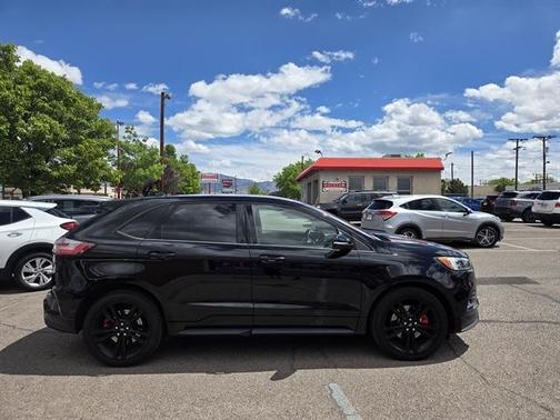 Black 2020 Ford Edge ST