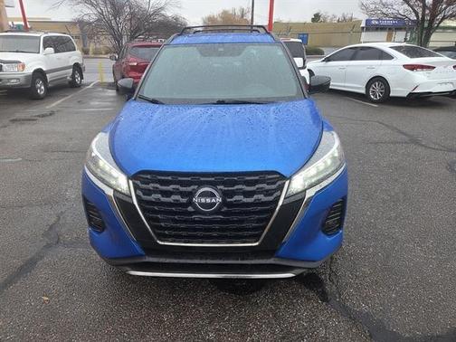 2023 Nissan Kicks SR