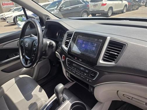Silver 2018 Honda Pilot EX-L
