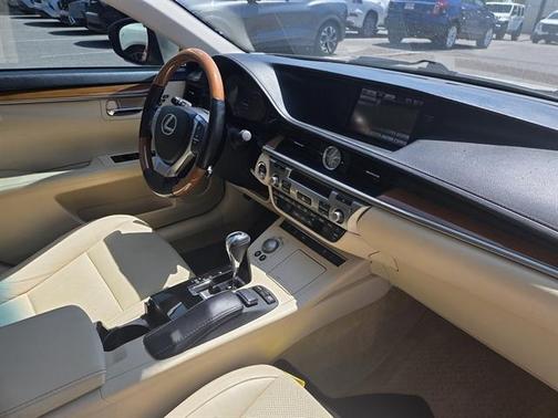 2014 Lexus ES 300h Base