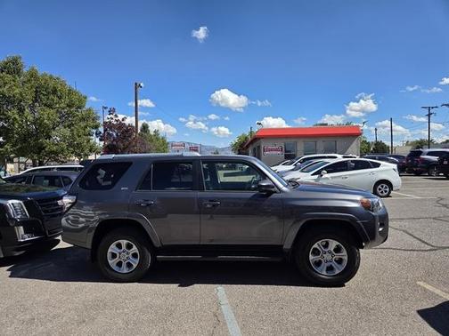2018 Toyota 4Runner SR5