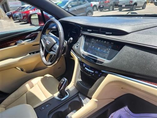 2018 Cadillac XT5 Premium Luxury