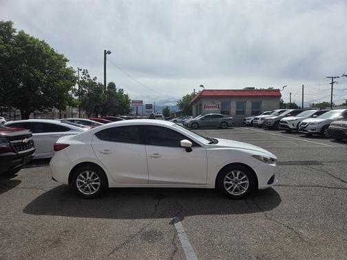 Snowflake White Pearl 2016 Mazda Mazda3 i Sport