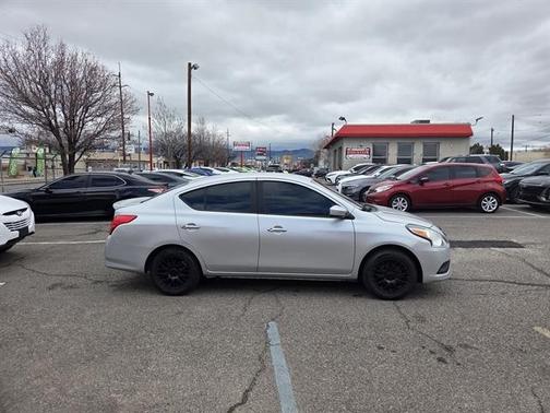 2017 Nissan Versa 1.6 SV