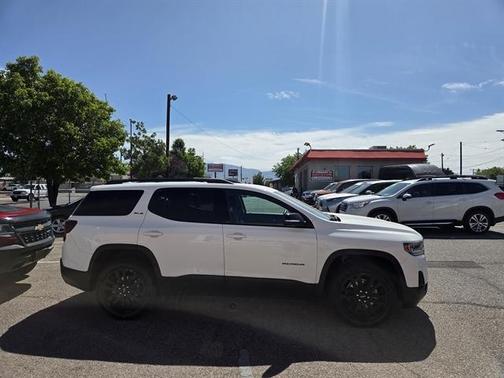 White 2023 GMC Acadia SLE