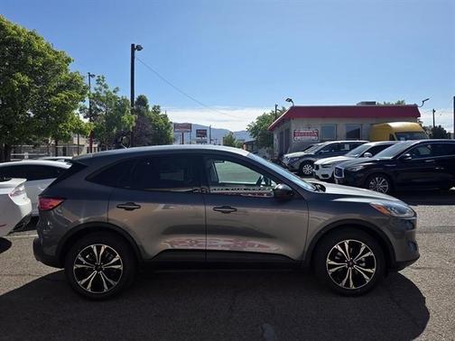 Gray 2022 Ford Escape SE
