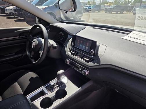 White 2023 Nissan Altima 2.5 S
