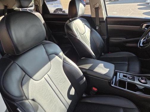 2022 Kia Sorento Hybrid S