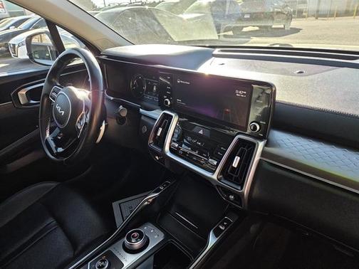 2022 Kia Sorento Hybrid S