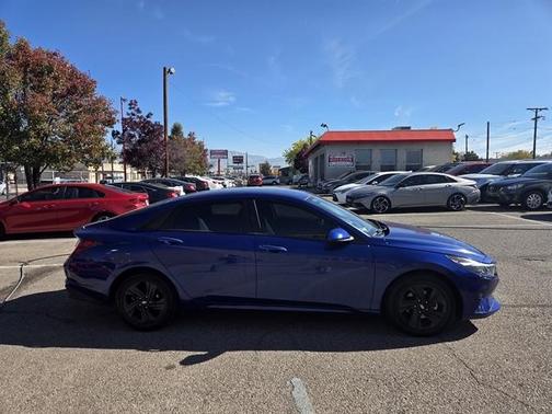 2021 Hyundai ELANTRA SEL