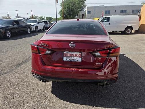 Scarlet Ember 2024 Nissan Altima 2.5 SR