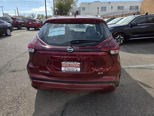 2023 Nissan Kicks SR