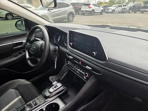 Gray 2022 Hyundai SONATA SE