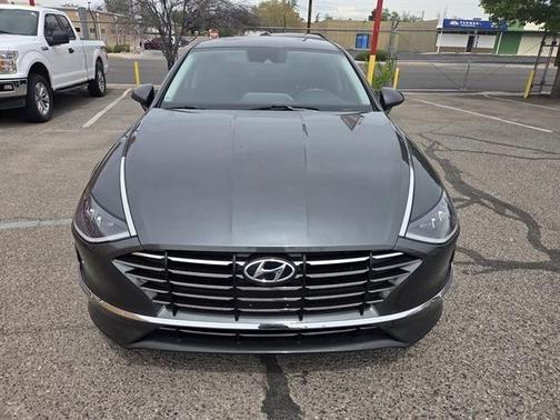 Gray 2022 Hyundai SONATA SE