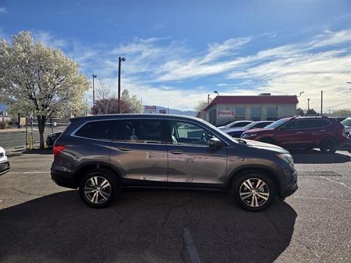 Silver 2018 Honda Pilot EX
