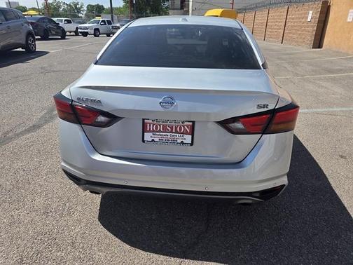 Silver 2022 Nissan Altima 2.5 SR