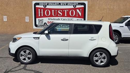 White 2018 Kia Soul Base