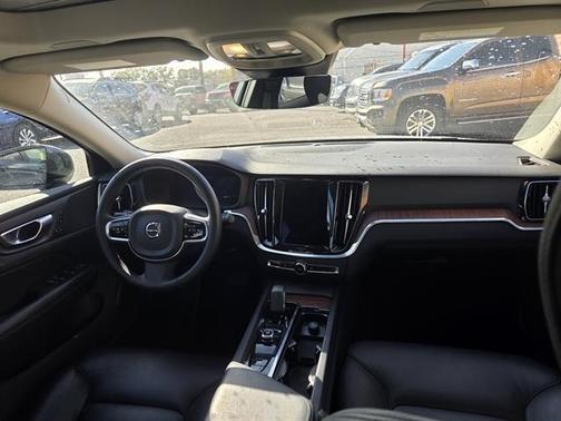 2025 Volvo S60 B5 Plus