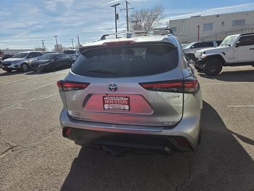 2021 Toyota Highlander Hybrid XLE