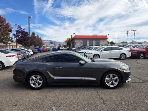 2016 Ford Mustang V6