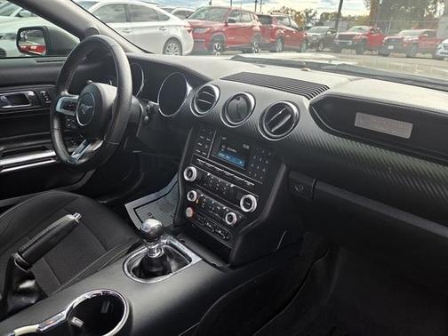 2016 Ford Mustang V6