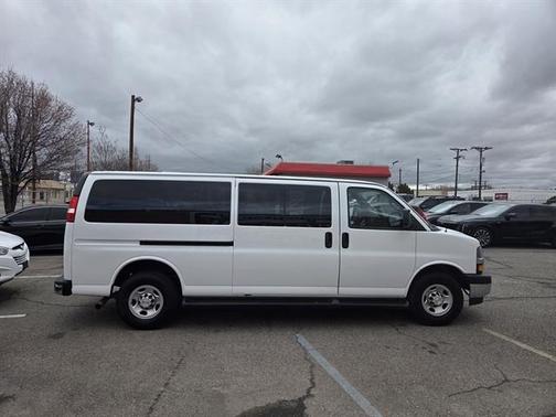 2023 Chevrolet Express 3500 LT