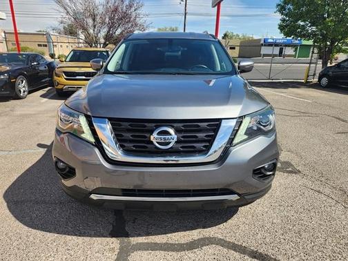 2020 Nissan Pathfinder SV