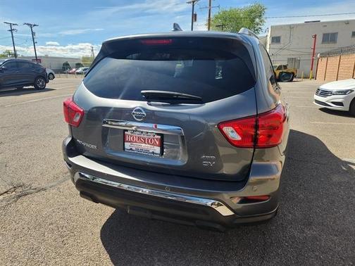 2020 Nissan Pathfinder SV