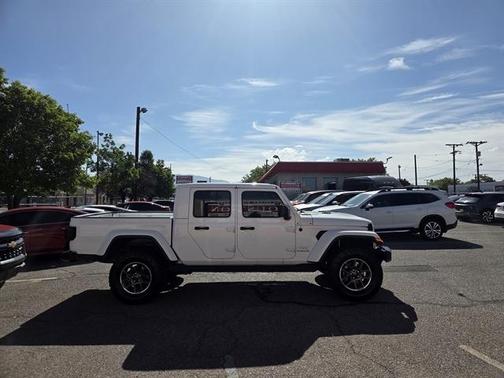 White 2020 Jeep Gladiator Overland