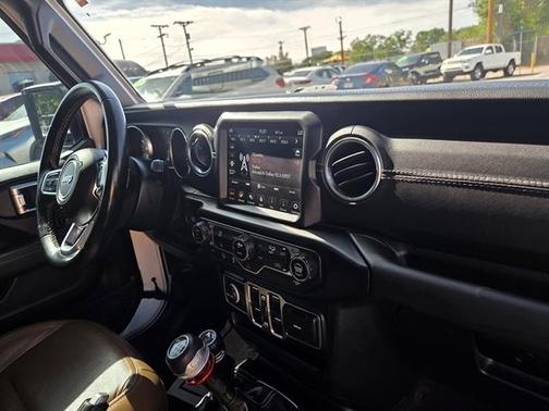White 2020 Jeep Gladiator Overland