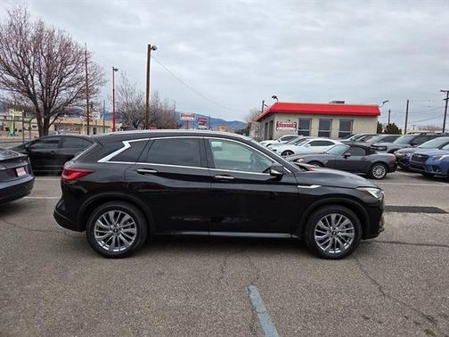 2024 INFINITI QX50 Luxe