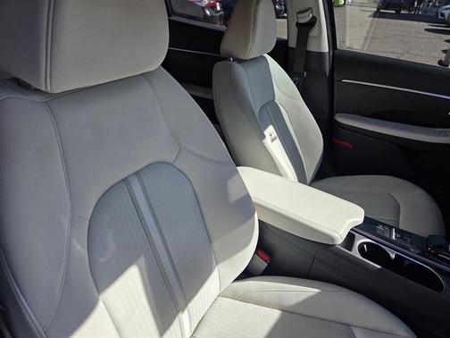 2022 Hyundai SONATA SEL