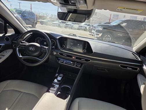 2022 Hyundai SONATA SEL