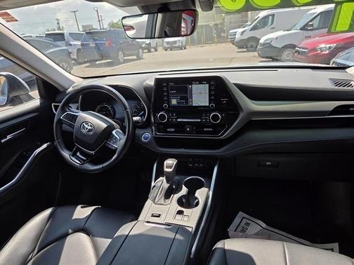 2021 Toyota Highlander Hybrid XLE