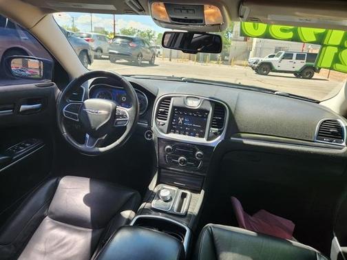 2021 Chrysler 300 Touring