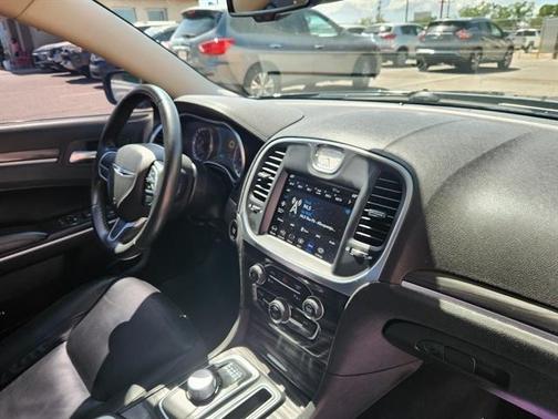 2021 Chrysler 300 Touring