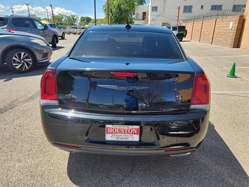 2021 Chrysler 300 Touring