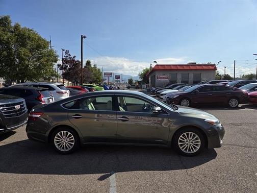2013 Toyota Avalon Hybrid XLE Touring