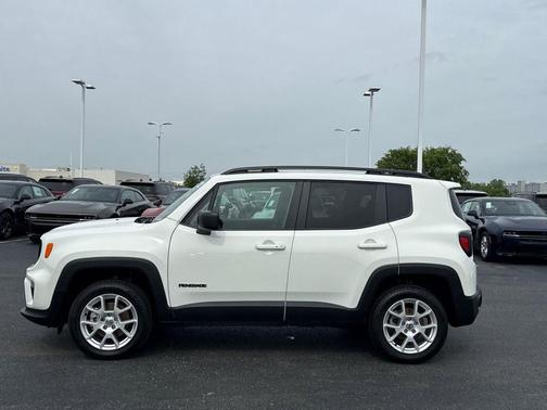 Alpine White Clearcoat 2022 Jeep Renegade Latitude