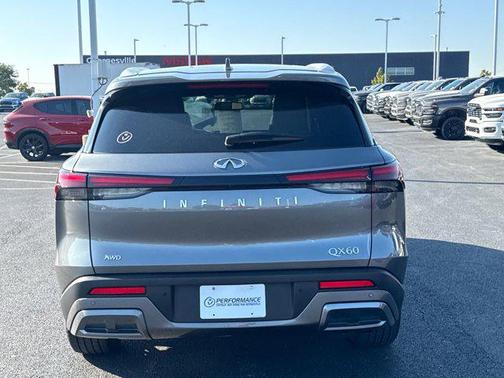 2022 INFINITI QX60 Luxe