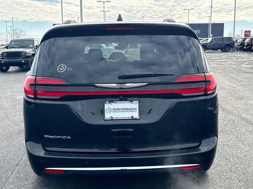2021 Chrysler Pacifica Touring