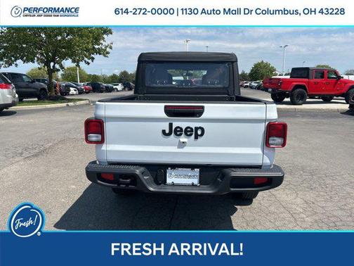 Bright White Clearcoat 2025 Jeep Gladiator Sport
