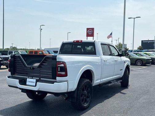 2022 RAM 2500 Laramie Crew Cab 4x4 6'4' Box