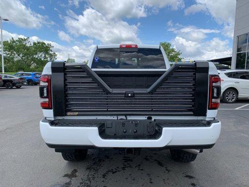 2022 RAM 2500 Laramie Crew Cab 4x4 6'4' Box