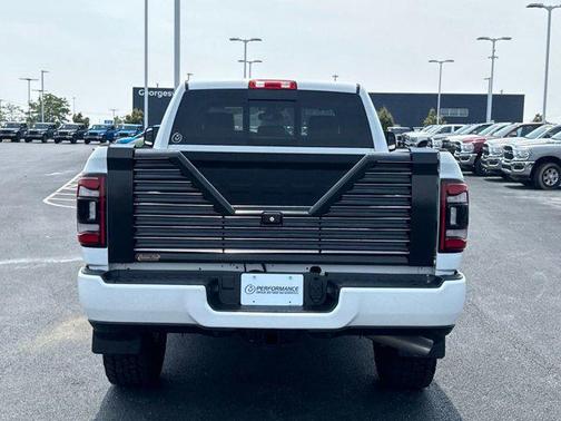 2022 RAM 2500 Laramie Crew Cab 4x4 6'4' Box