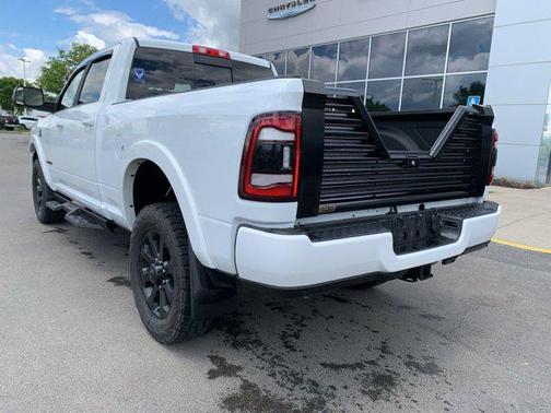 2022 RAM 2500 Laramie Crew Cab 4x4 6'4' Box
