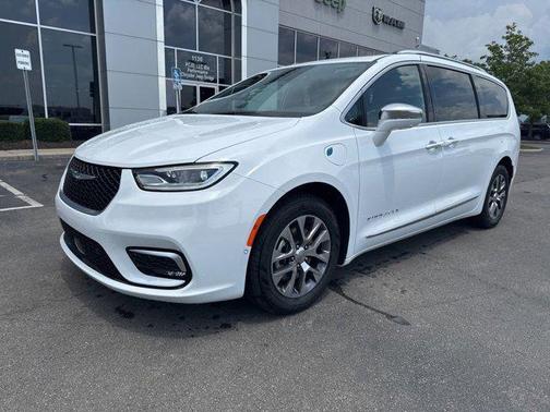 2024 Chrysler Pacifica L